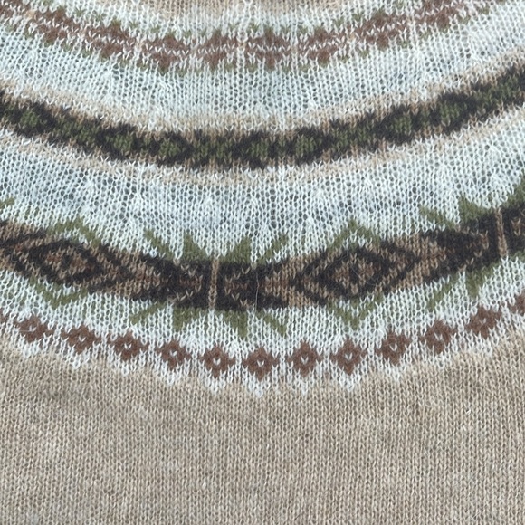 Banana Republic | Cashmere Angoral Wool Fair Isle Olive Green Neutral Sweater - Picture 4 of 10